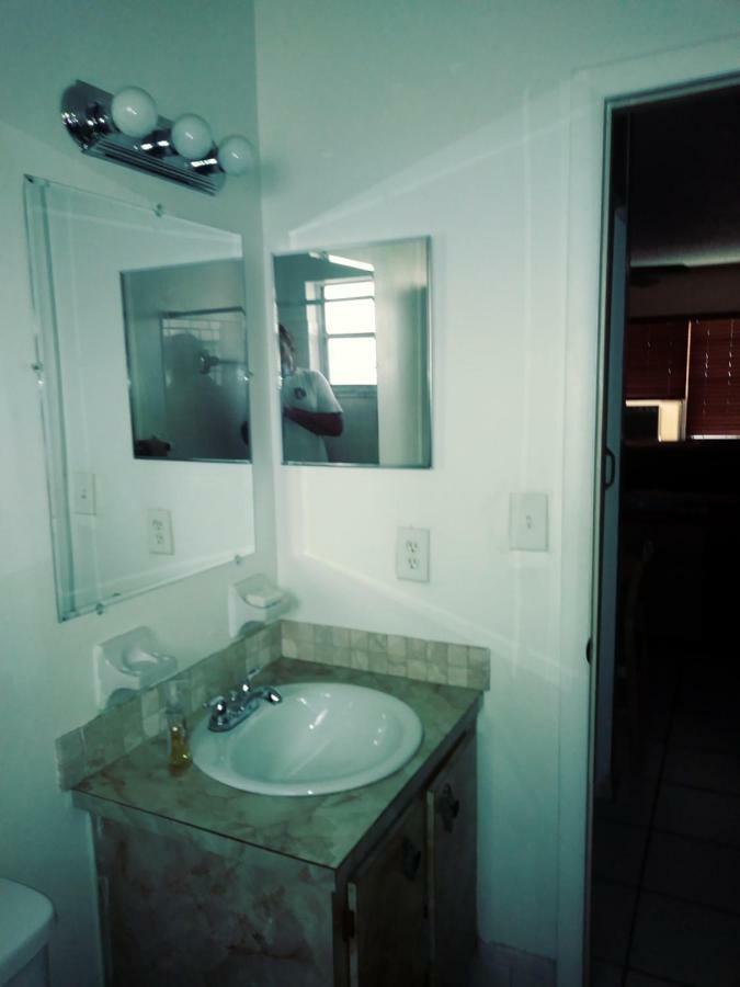Newly Furnished Large Clean Quiet Private Unit Apartment Форт Лодърдейл Екстериор снимка